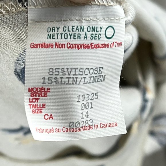 Moda Petite By Paris Star Vintage Flowers V-Neck Button Down Shirt - Picture 4 of 9